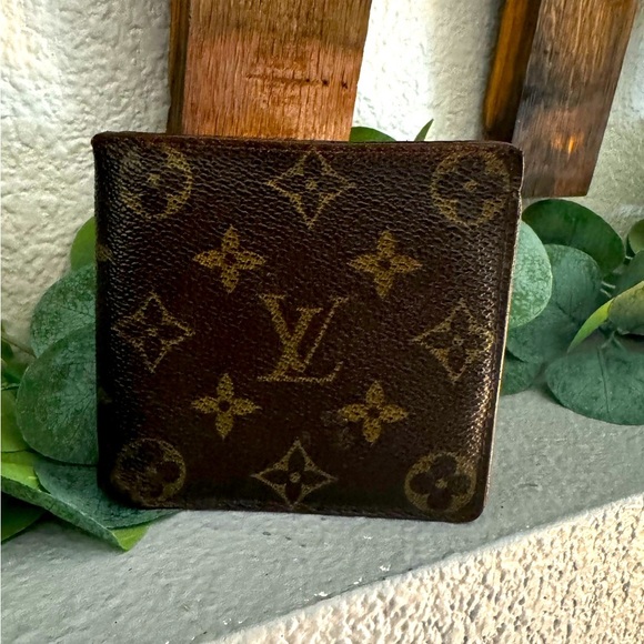 - Louis Vuitton, men's monogram, bifold, wallet, vintage - Picture 1 of 17